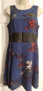 Kensie size M-navy floral dress